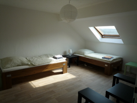*** Zimmer am Standort Moerser Straße 326 ***